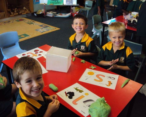 Sacred Heart Primary School Booval - Education VIC 1