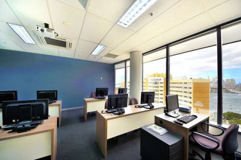 Dynamic Web Training - Education VIC 6