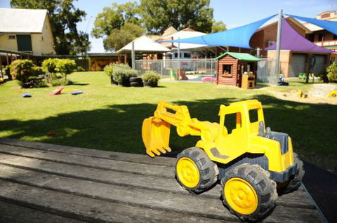 New School Of Arts Neighbourhood House Inc. Neighbourhood Centre, Childcare & OOSH Services - Education VIC 3
